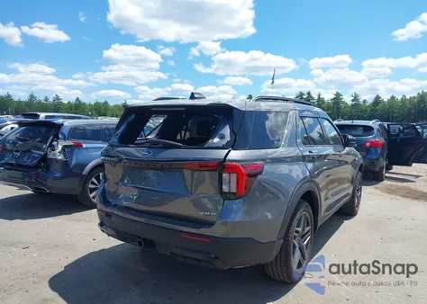 2025 Ford Explorer St-Line from USA, damaged, VIN 1FMUK8KH3SGB21320